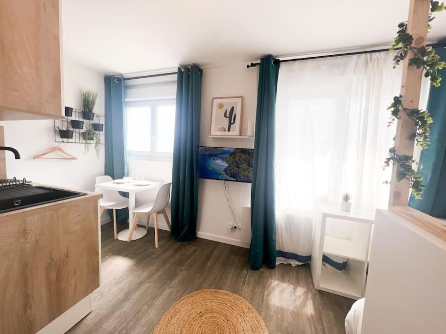 Suite Le Studio Litchi Baigne De Lumieres & Proche Des Plages Сен-Назер Екстер'єр фото